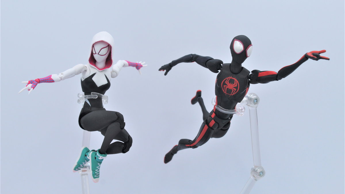 Immagine di Spider-Man: Across the Spider-Verse SH Figuarts, due figure pazzesche!