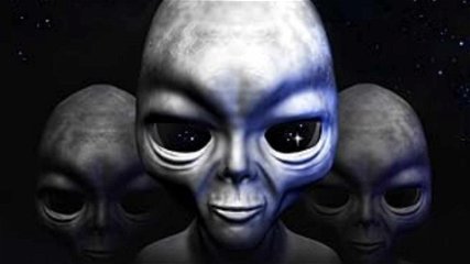 Copertina di UFO, il Pentagono smentisce la presenza di reperti alieni