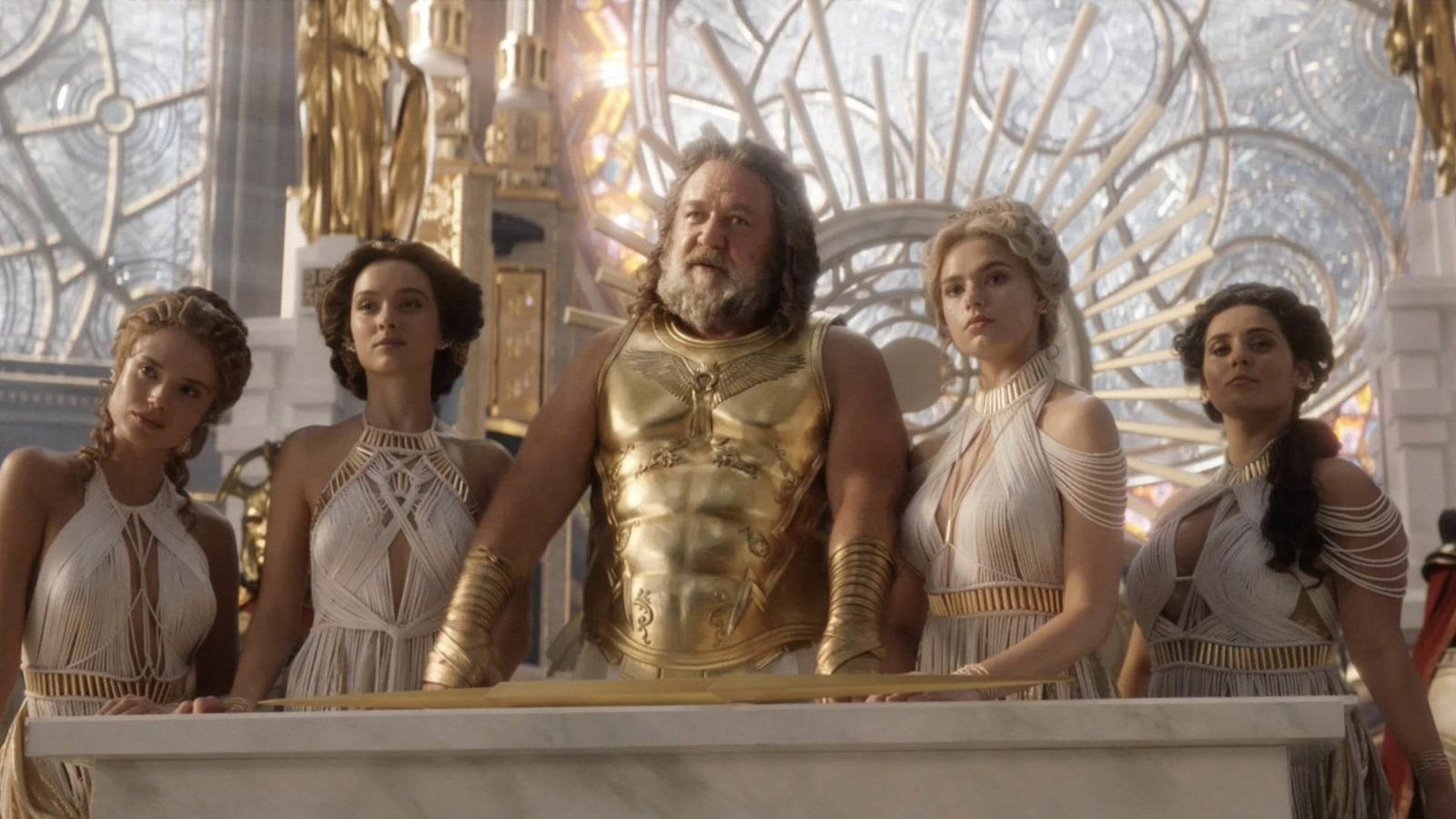 Immagine di Thor: Love and Thunder, Russell Crowe ha ricevuto una richiesta particolare come Zeus