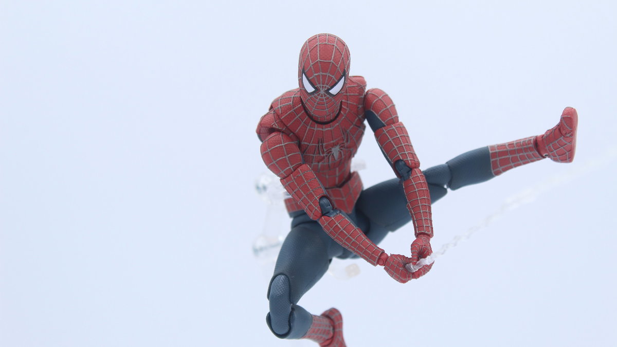 Immagine di Friendly Neighborhood Spider-Man, recensione della figure con Tobey Maguire