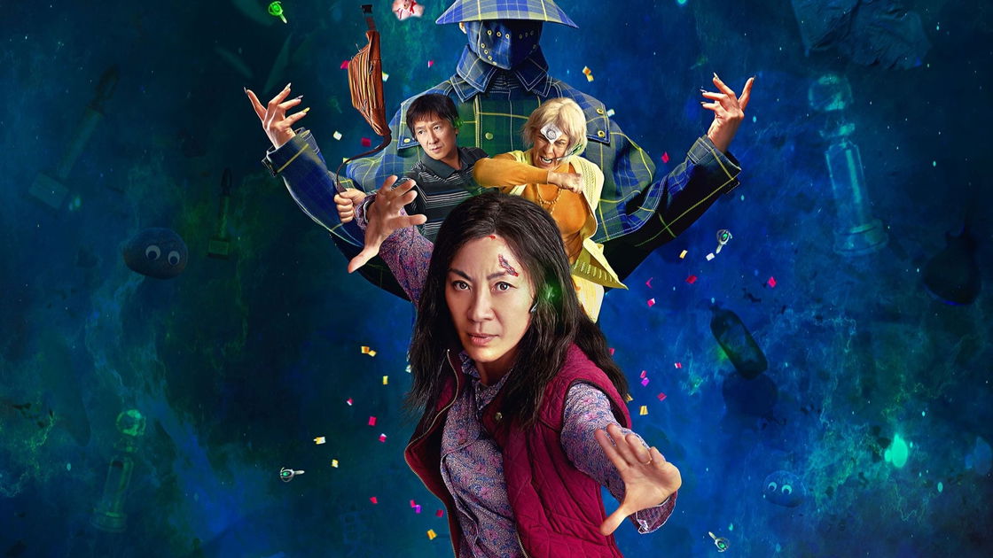 Copertina di Everything Everywhere All At Once: lo straordinario nell'ordinario