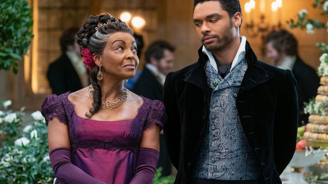 Copertina di Anche Shonda Rhimes ha perso la testa per Regé-Jean Page in Bridgerton