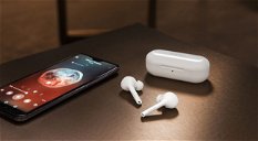 Copertina di Huawei FreeBuds Lite, ufficiali le nuove cuffie wireless con design in-ear