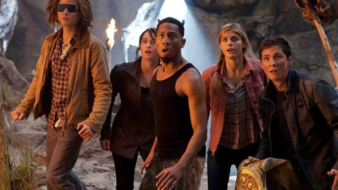 Copertina di Percy Jackson e gli dei dell'Olimpo - Il mare dei mostri, differenze tra libro e film