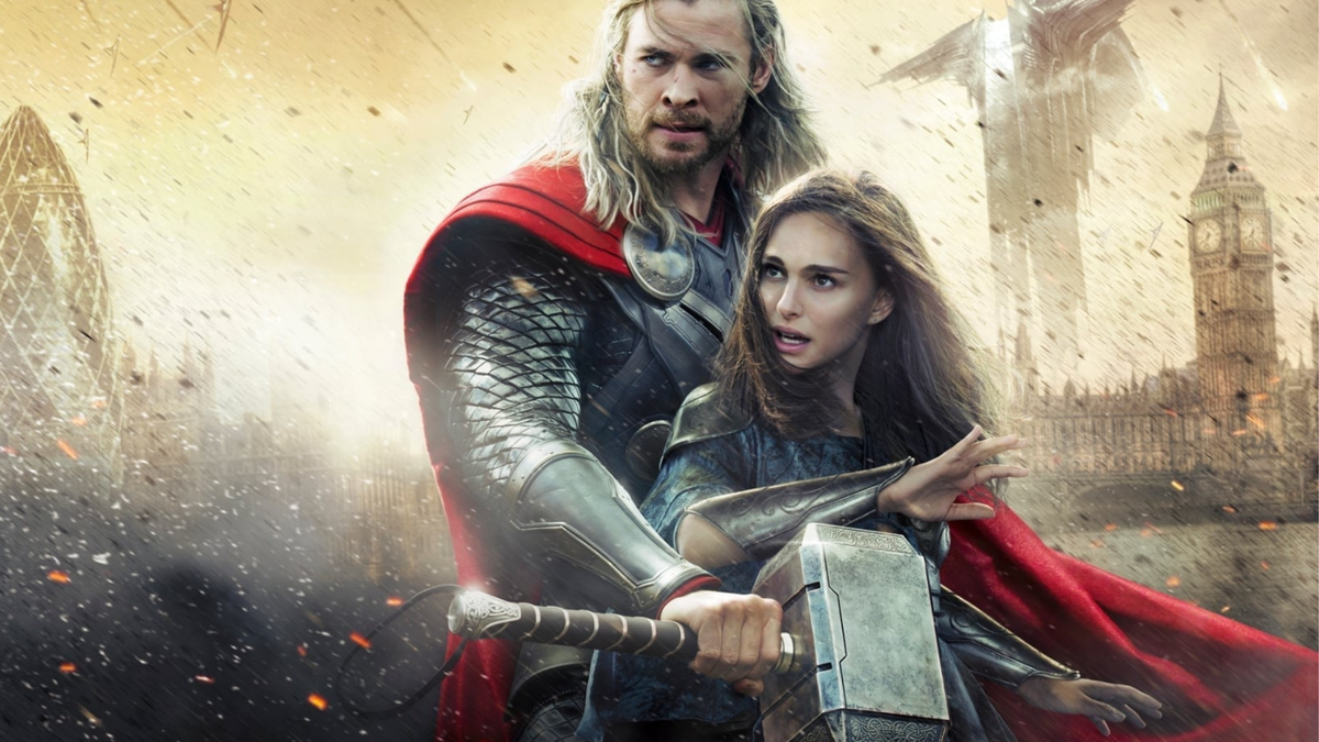 Immagine di Thor: Love and Thunder, Jane Foster si mostra con il Mjölnir "rotto" (proviamo a capire perché)