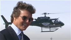 Copertina di Top Gun: Maverick, lo spettacolare arrivo di Tom Cruise sul red carpet del film