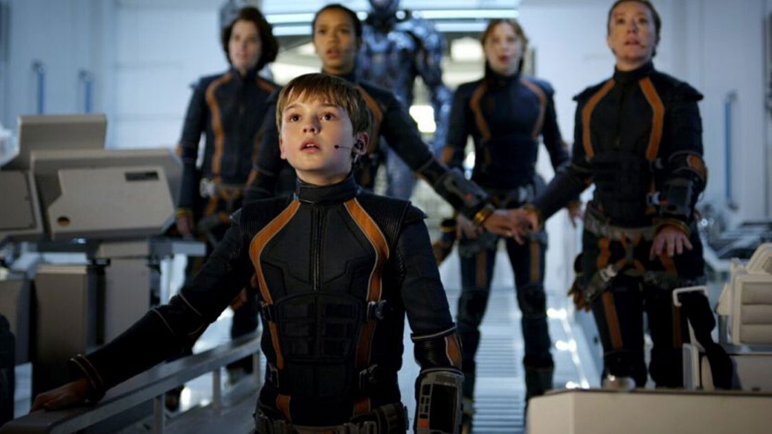 Copertina di Lost in Space: la serie sci-fi si concluderà con la terza stagione