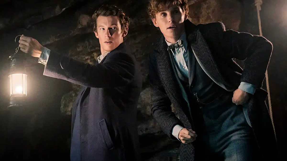 Immagine di Newt e Theseus Scamander fanno squadra nella nuova foto ufficiale di Animali Fantastici – I segreti di Silente