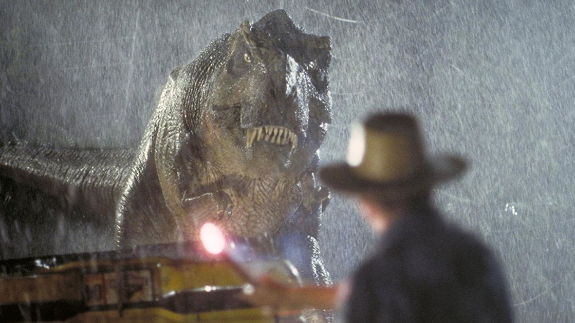 Copertina di Jurassic Park: il cast del film cult di Steven Spielberg ieri e oggi