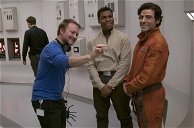 Copertina di Rian Johnson, regista de Gli ultimi Jedi, sostiene che fare i film per i fan sia sbagliato