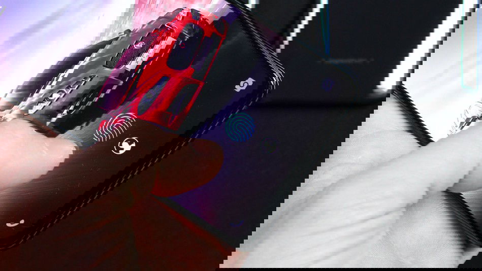 Copertina di OnePlus 6T avrà il sensore per le impronte incorporato nel display