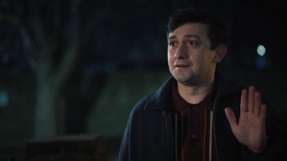 Immagine di Still Up, recensione: l'esilarante serie di Apple TV+ su un'amicizia sui generis