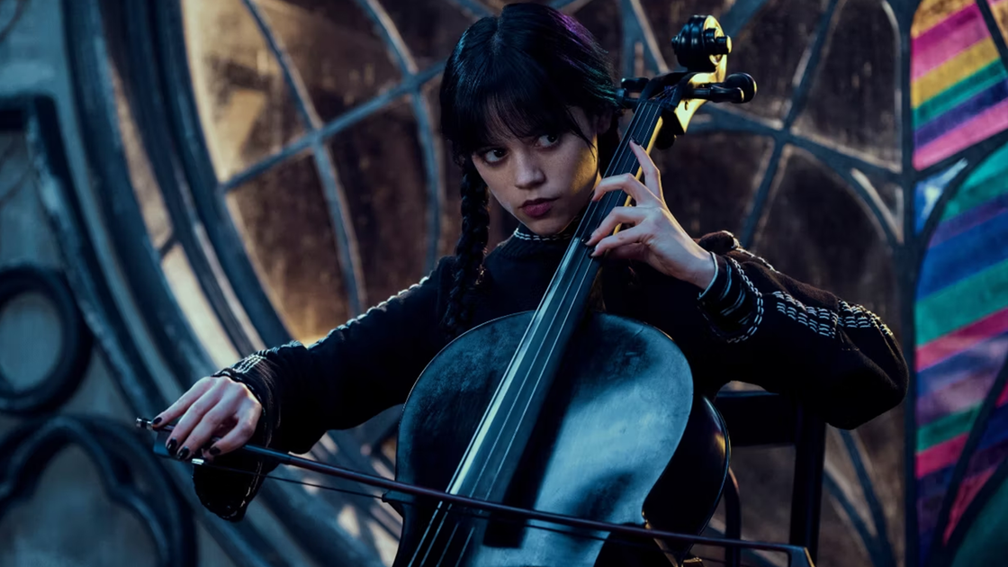 Copertina di Mercoledì, ecco perché Jenna Ortega non sbatte le palpebre