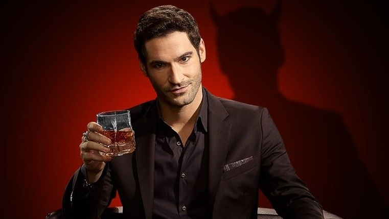 Copertina di Lucifer: Tom Ellis conferma le trattative per salvare la serie