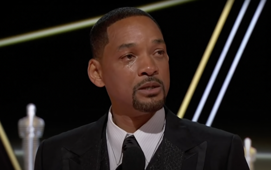 Lo schiaffo di Will Smith costa caro anche a Netflix, Apple e Sony: sono tre i film congelati