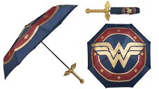 Copertina di Wonder Woman: la spada God Killer diventa un ombrello