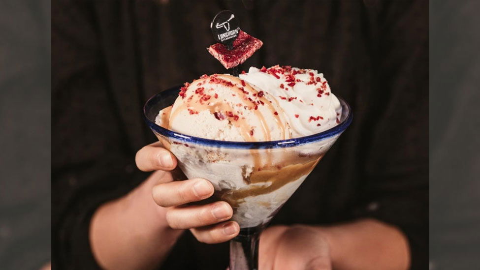 Copertina di Il gelato bistecca e bourbon, per chi ama la carne in ogni sua forma