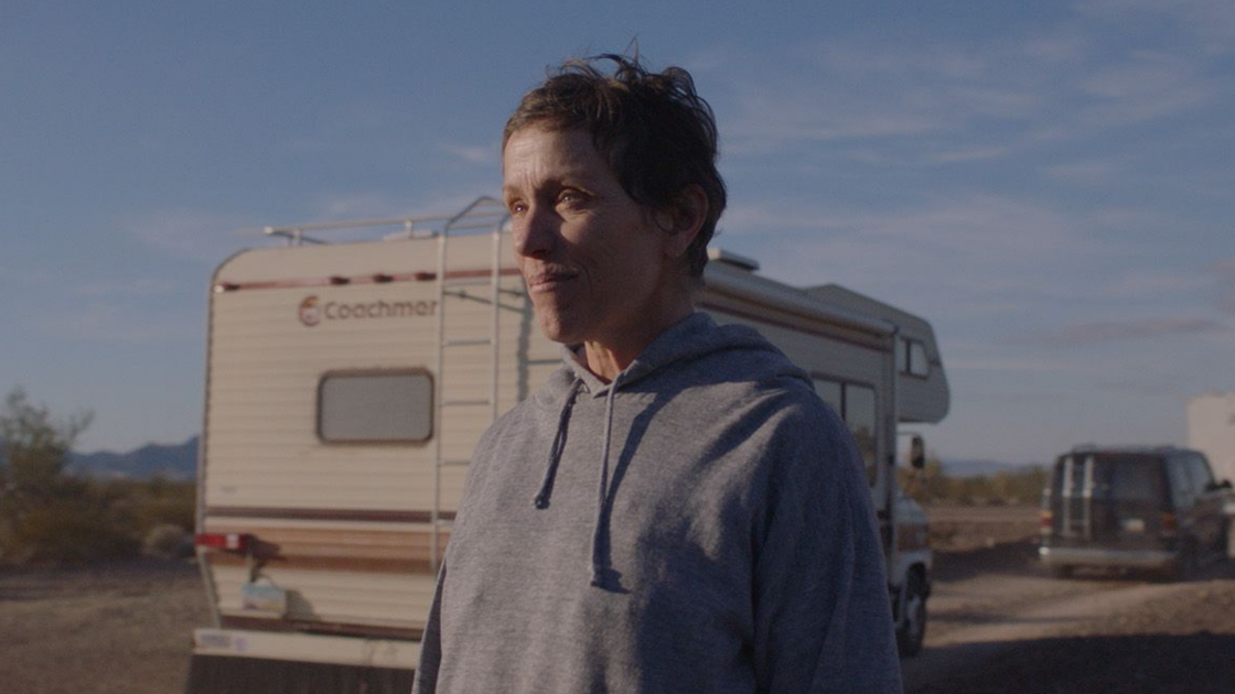 Copertina di Nomadland, il primo trailer in italiano del film Leone d'Oro a Venezia e favorito per gli Oscar