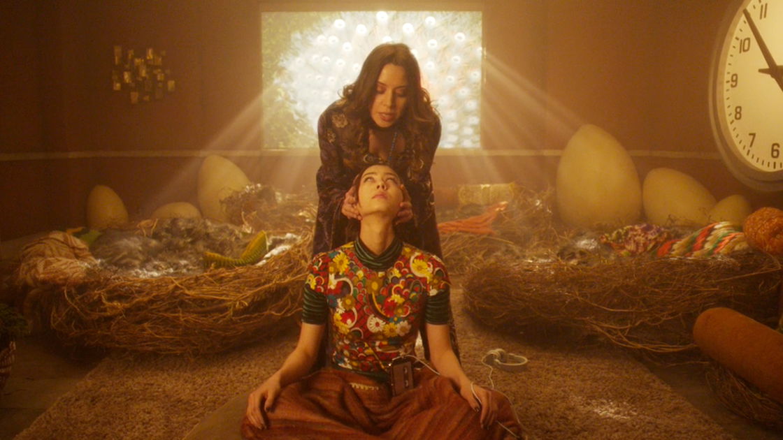 Copertina di Legion 3x02, dentro la tana del bianconiglio