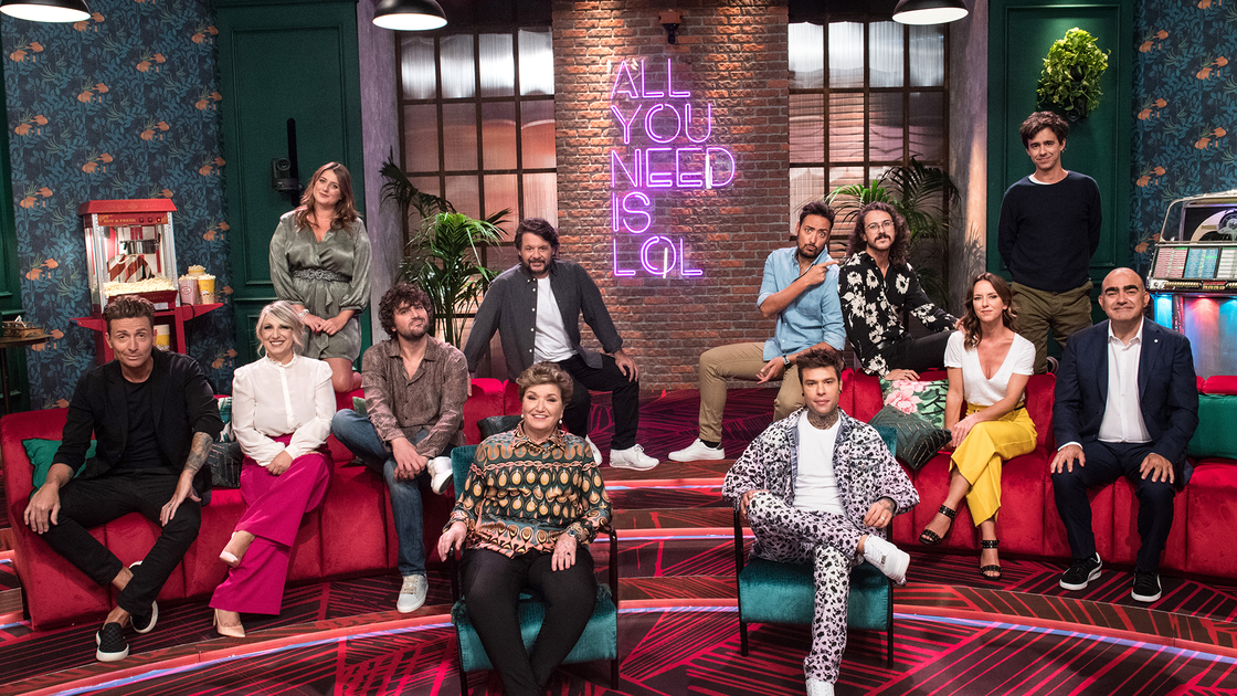 Copertina di LOL - Chi ride è fuori, annunciata la seconda stagione dello show Prime Video