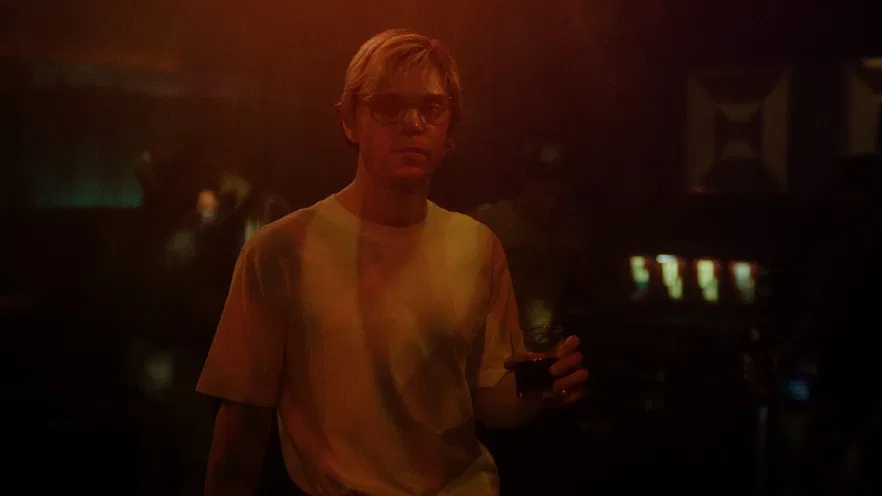 Dahmer: Evan Peters si è immedesimato "troppo", il racconto