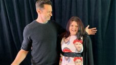 Copertina di Hugh Jackman e le foto da ridere con una fan di Ryan Reynolds