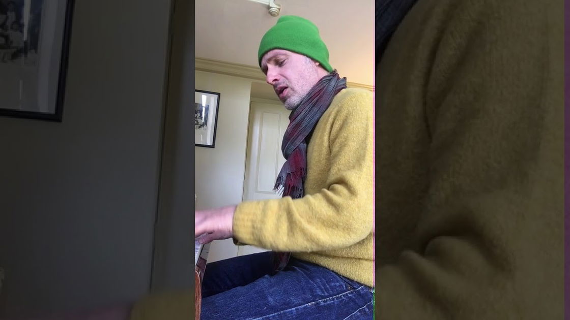 Copertina di Andrew Lincoln canta al pianoforte per dire addio a Chandler Riggs