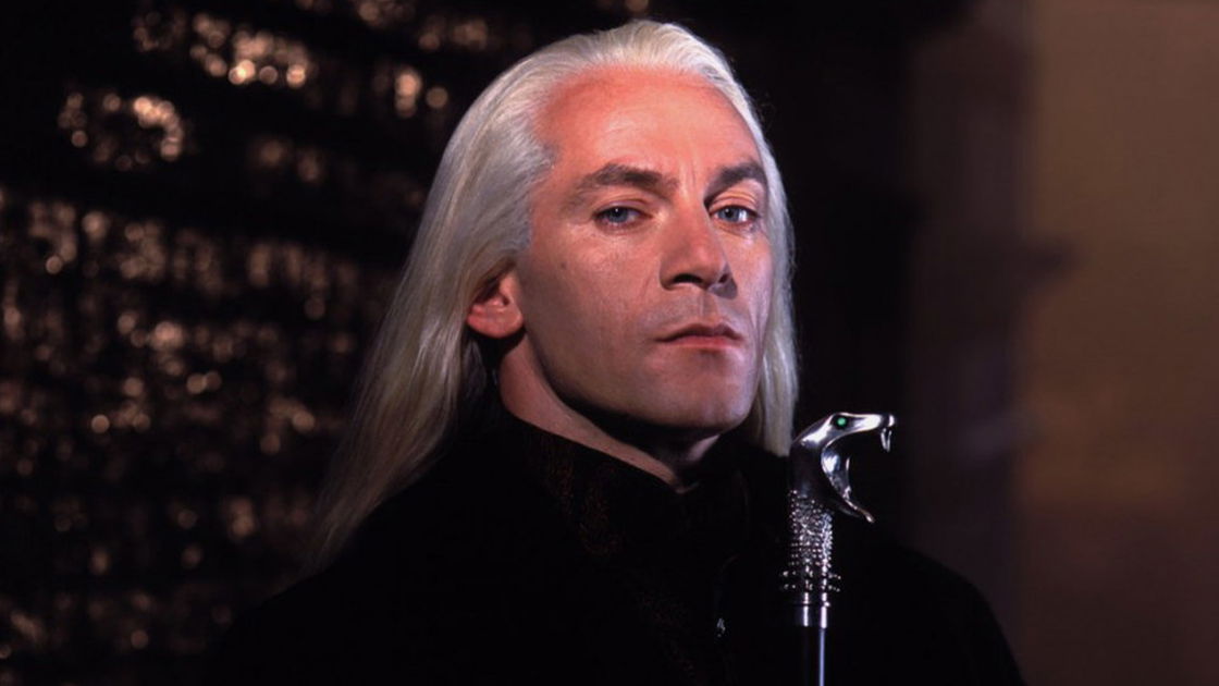 Copertina di Che ne è stato di Lucius Malfoy alla fine di Harry Potter? Risponde Jason Isaacs