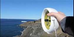Copertina di Waterlily, la turbina per ricaricare lo smartphone con acqua e vento