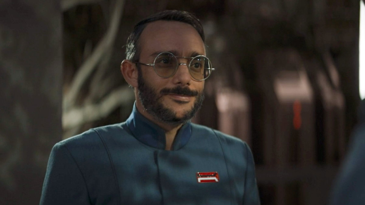 Immagine di The Mandalorian 3: il Dr. Pershing augura buon Taungsday