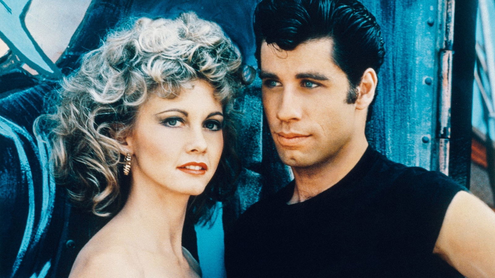 Immagine di Oscar 2023, John Travolta in lacrime rende omaggio a Olivia Newton-John