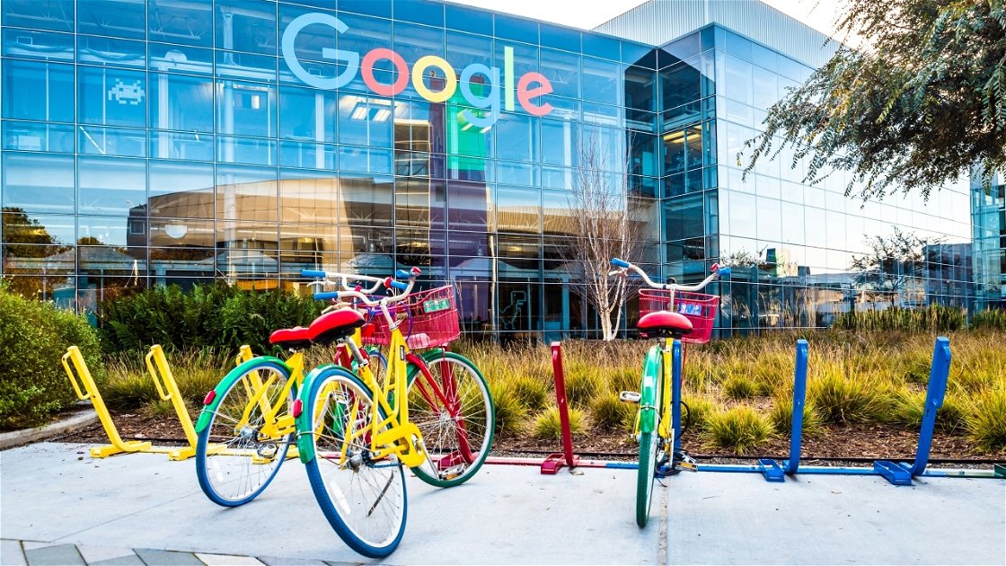 Copertina di Google e Intelligenza Artificiale: 30.000 dipendenti a rischio licenziamento