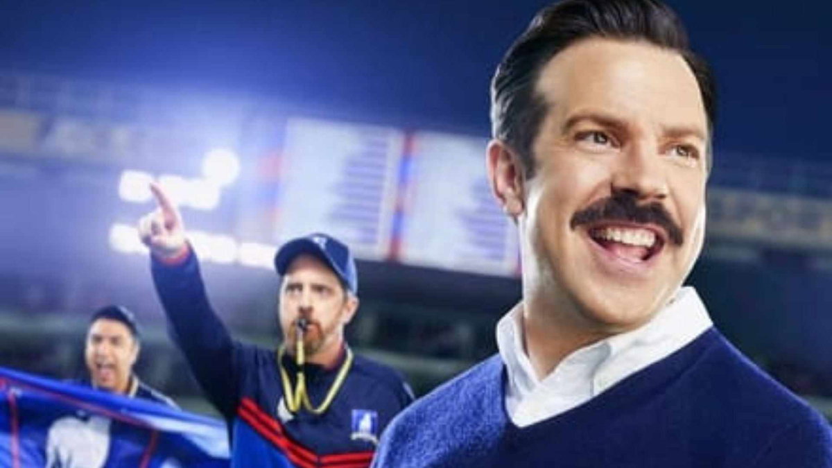 Immagine di Ted Lasso, i protagonisti dello show tornano in campo per una buona causa
