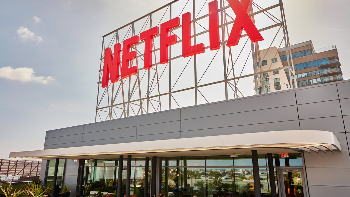 Immagine di Netflix licenzia altre 300 persone (ma continua a investire)