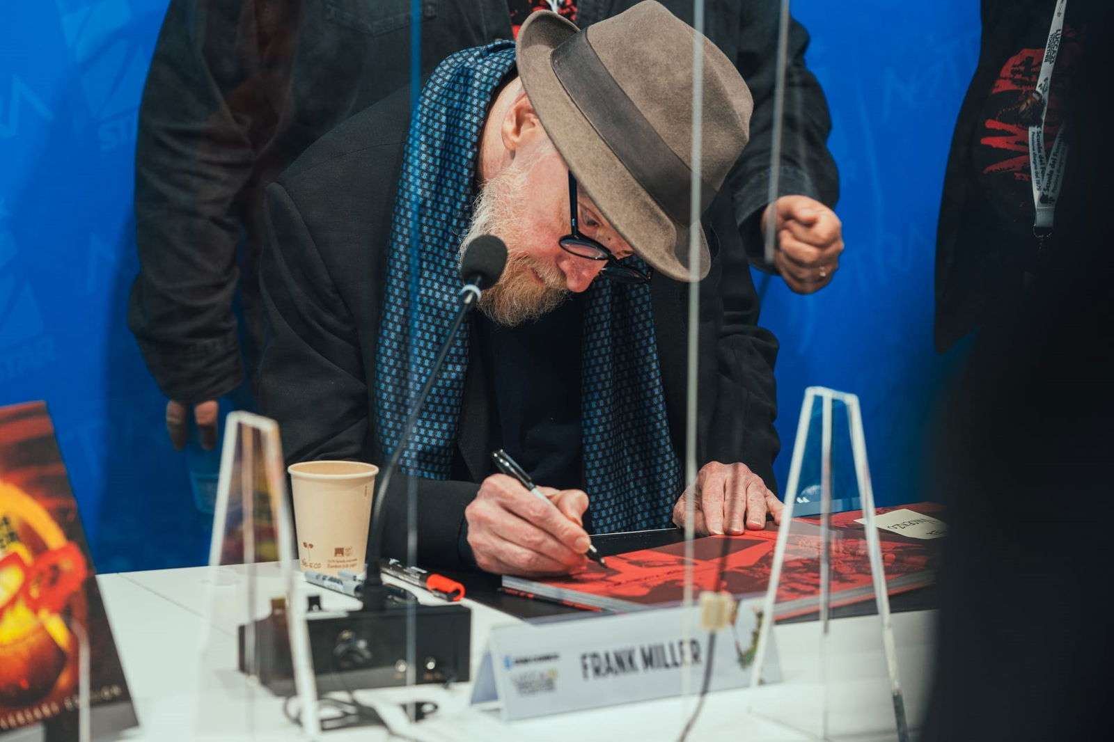 Immagine di Frank Miller: "L'eroe è colui che sceglie di fare comunque la cosa giusta" | Intervista a Lucca Comics & Games 2023