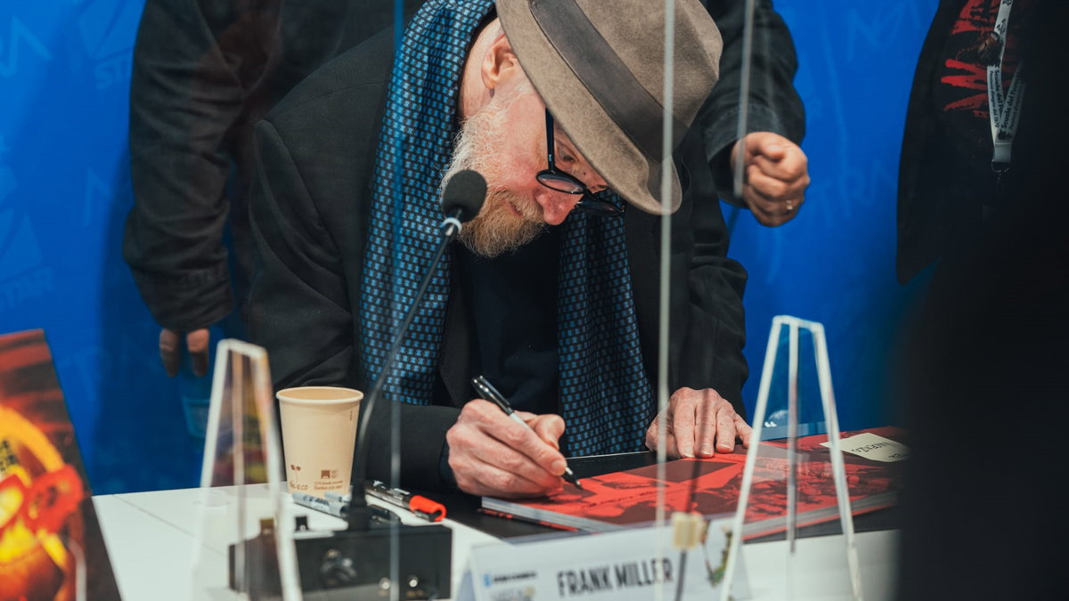 Immagine di Frank Miller: "L'eroe è colui che sceglie di fare comunque la cosa giusta" | Intervista a Lucca Comics & Games 2023