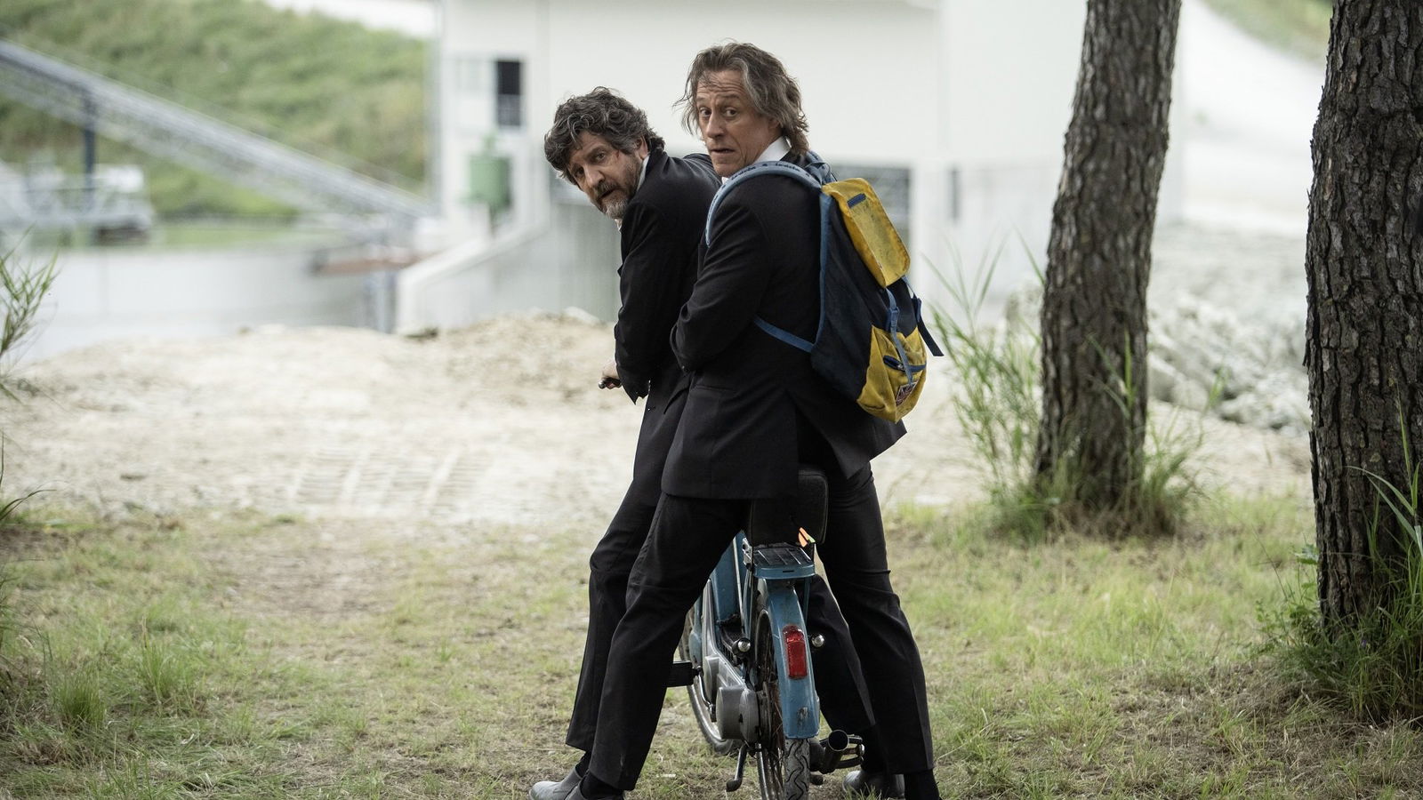 Immagine di Fabio De Luigi e Stefano Accorsi improbabili fratelli nel trailer di 50 KM all'ora