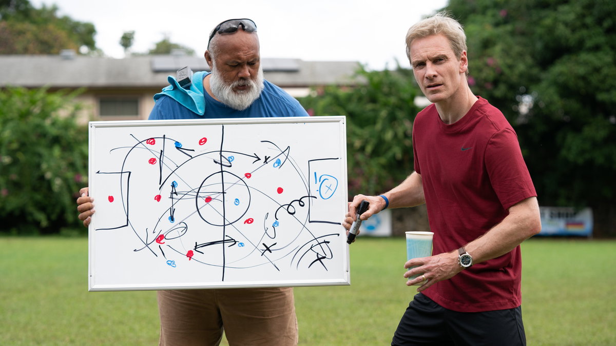 Immagine di Chi segna vince, recensione: Taika Waititi, il calcio e i suoi perdenti romantici