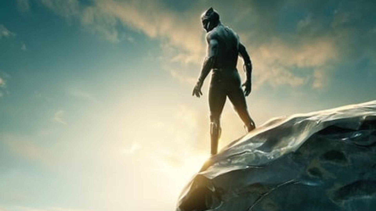 Immagine di Chadwick Boseman e Kevin Feige ricevono la stella nella Walk of Fame