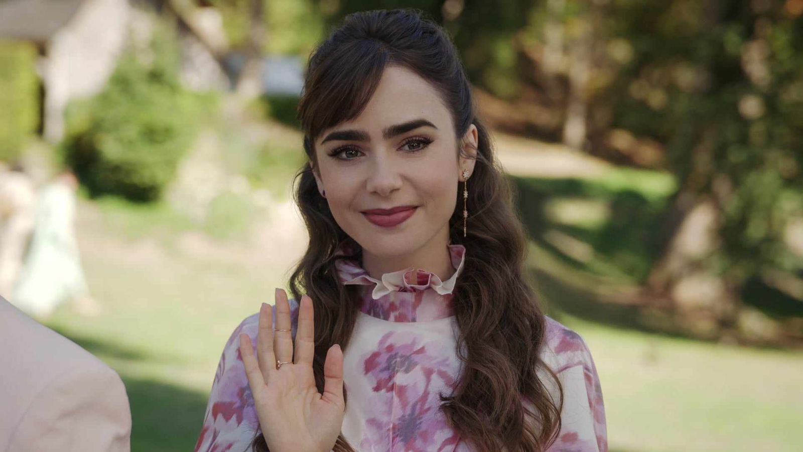 Immagine di Lily Collins (Emily in Paris) sarà Polly Pocket nel film Mattel